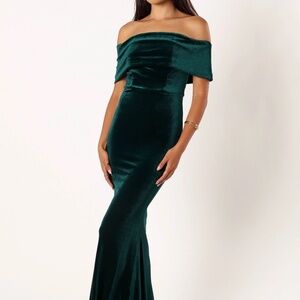 NEW Petal and Pup Adair Off Shoulder Maxi Dress - Emerald - size XS